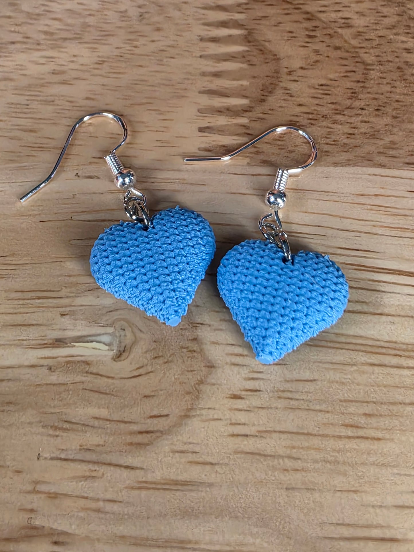 Knitted hearts (blue)