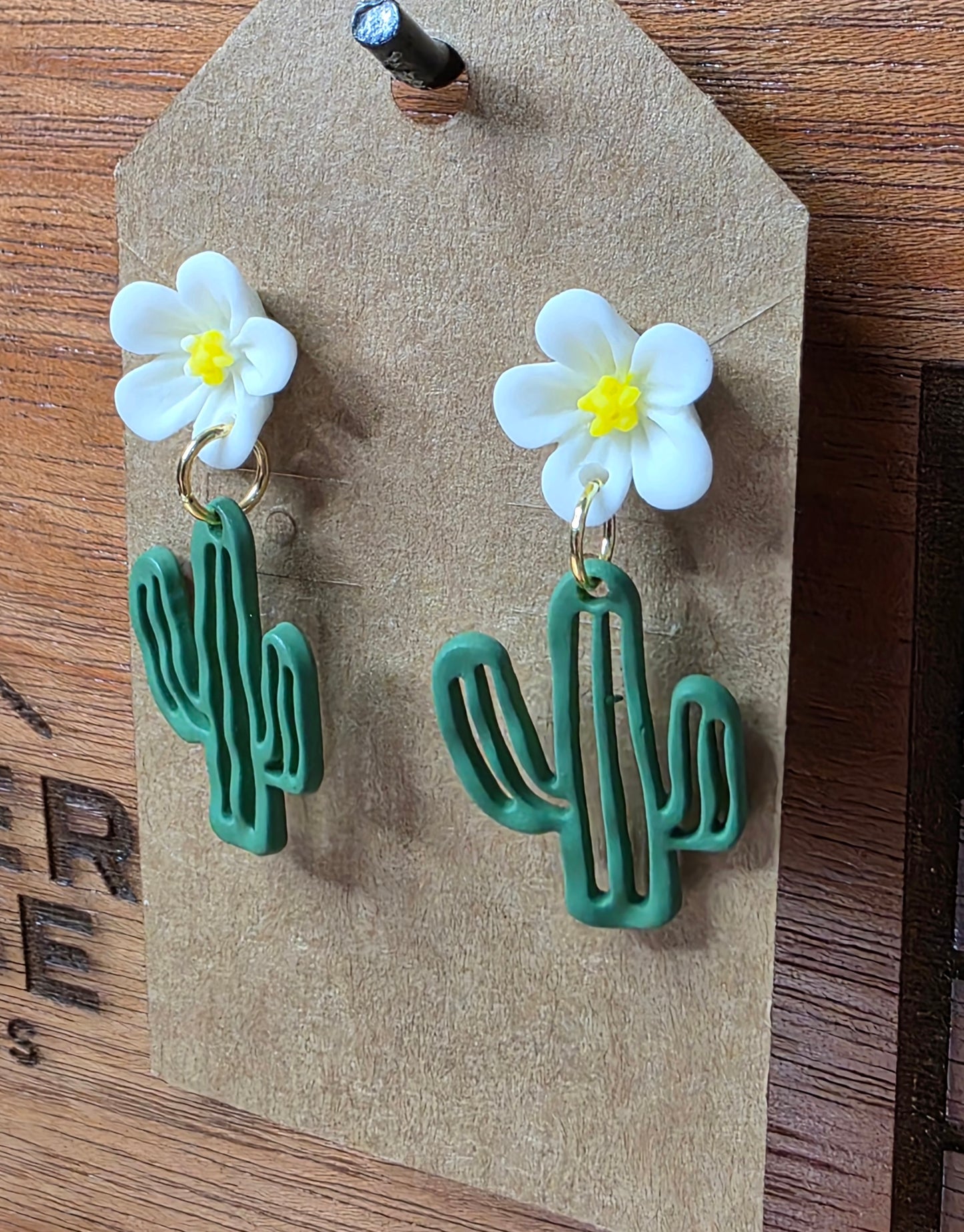 Flowering cactus, white flowers