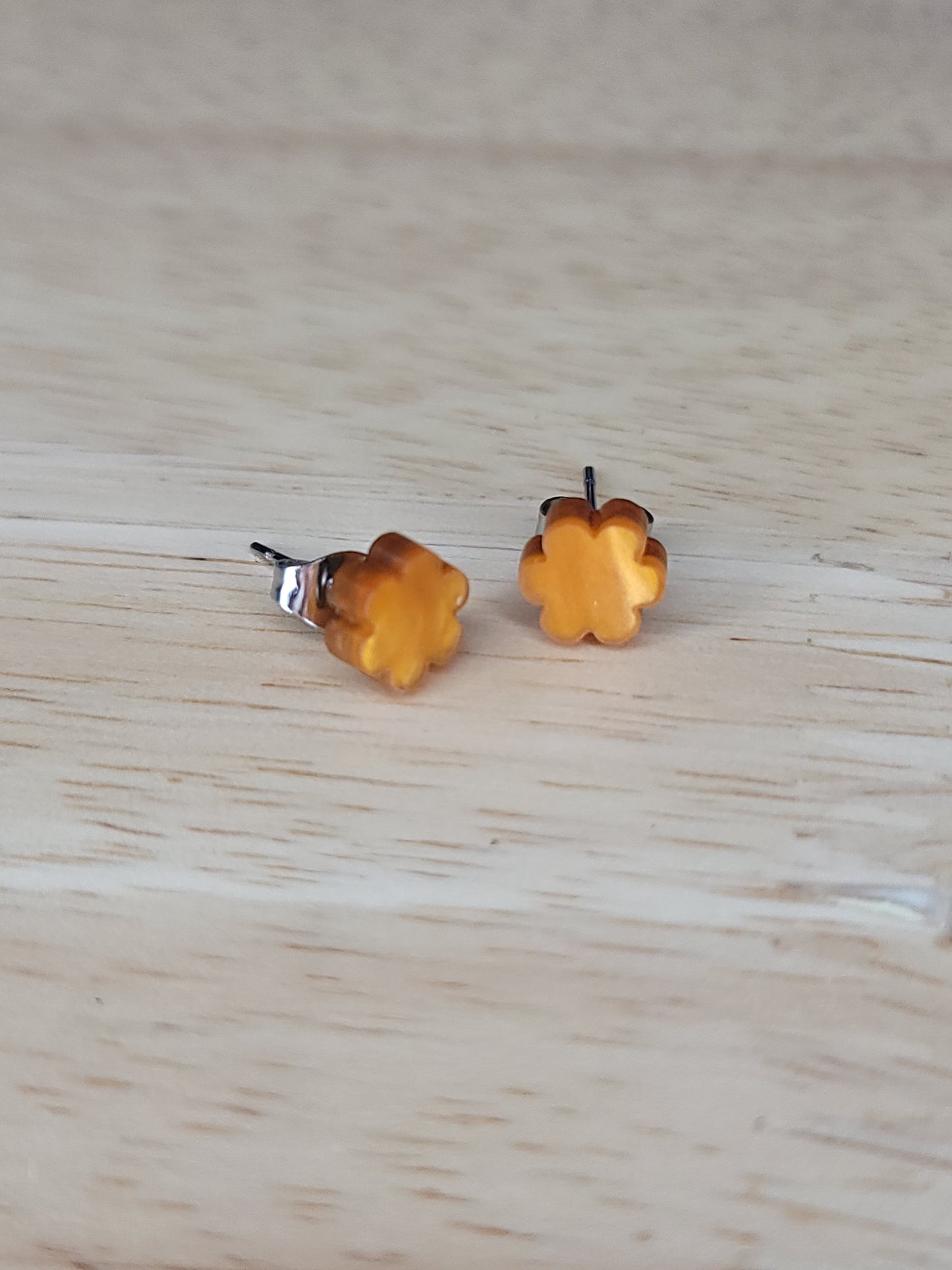 Mini flower stud