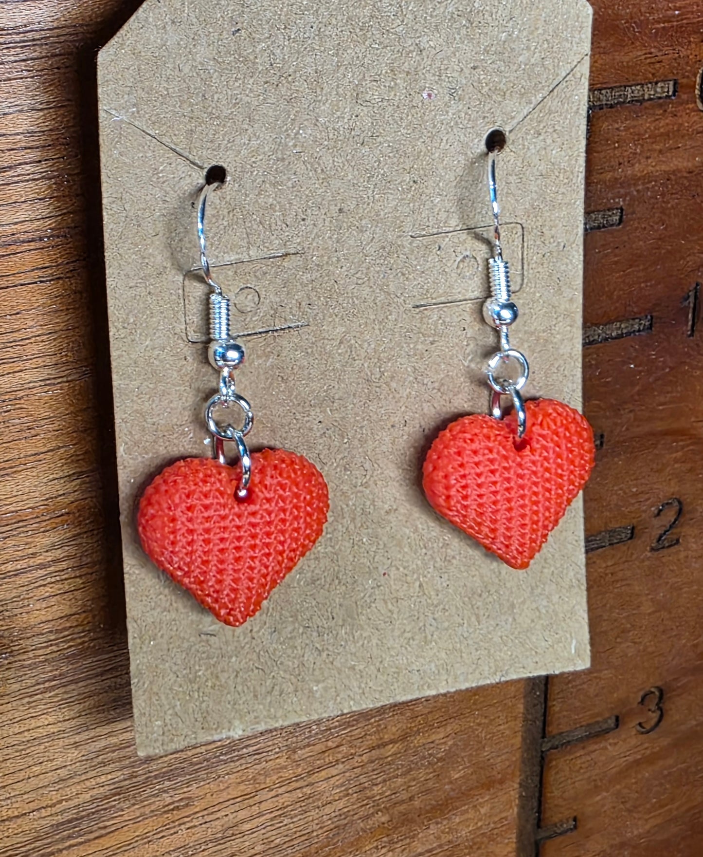 Knitted hearts (red)