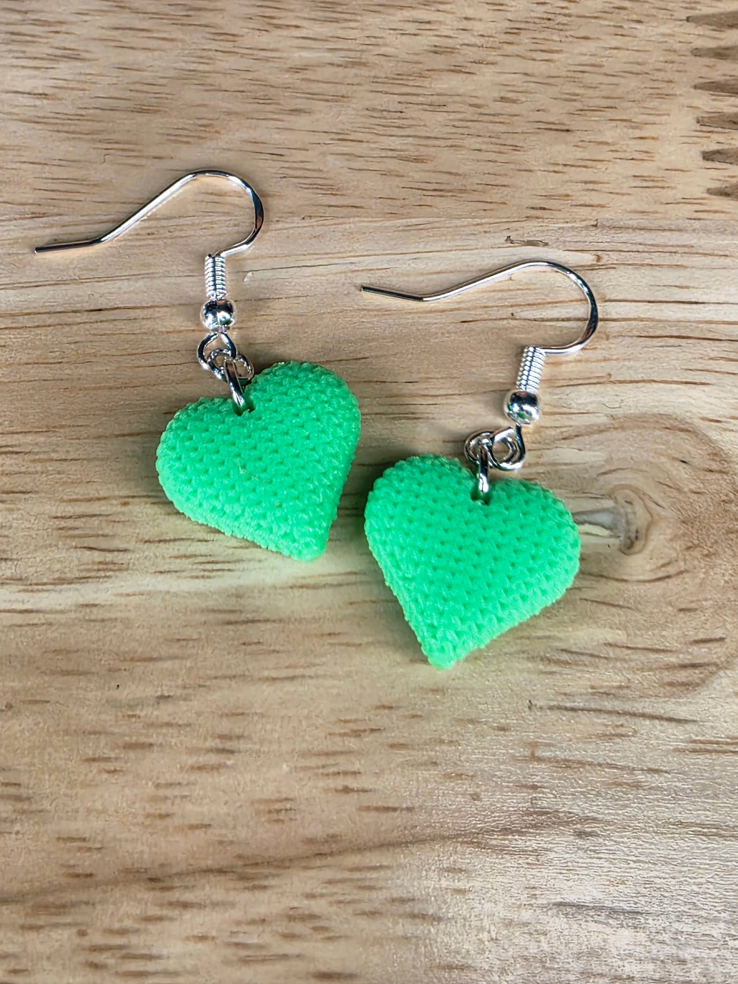 Knitted hearts (green)