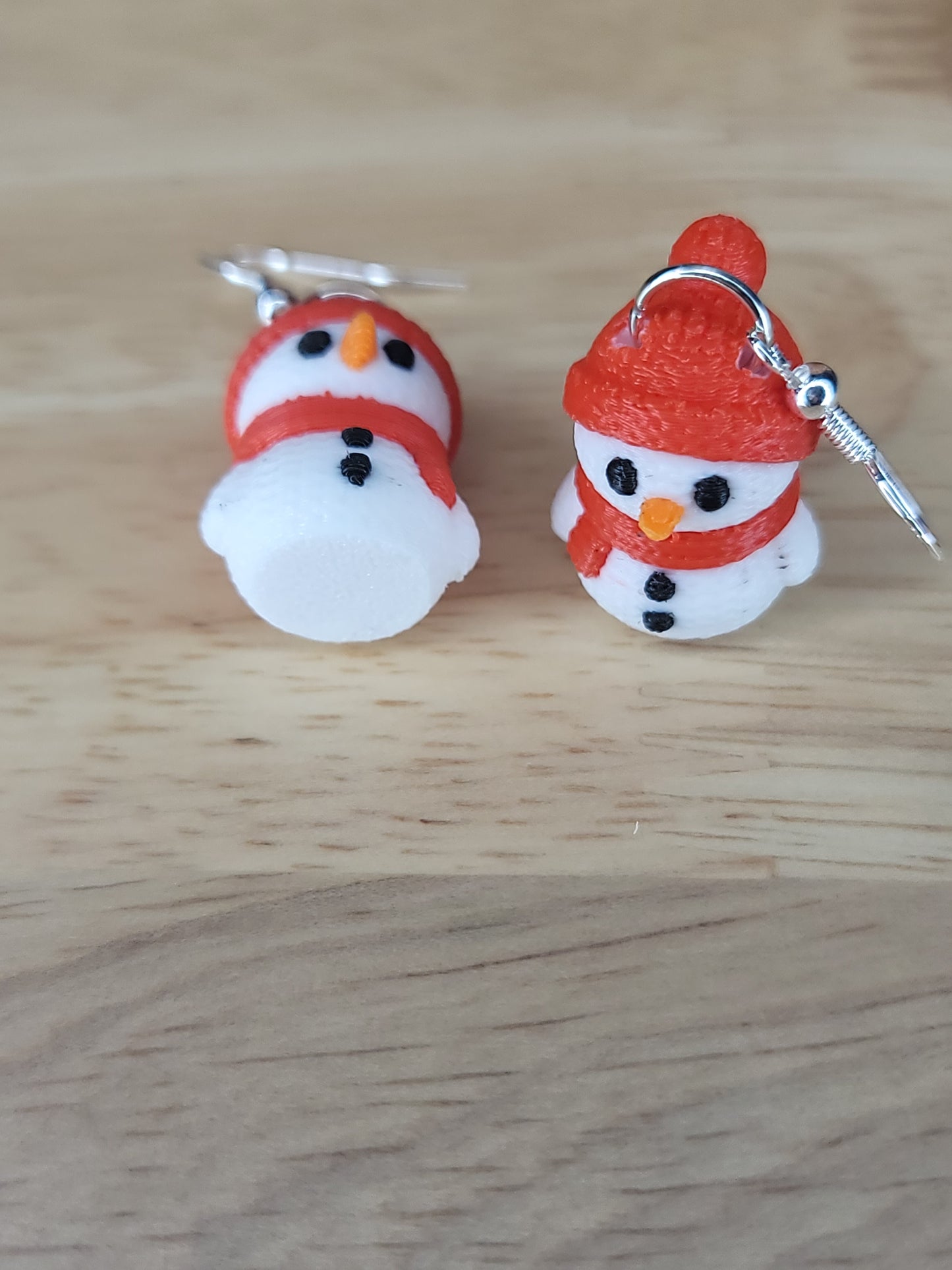 Knitted snowman (red scarf)