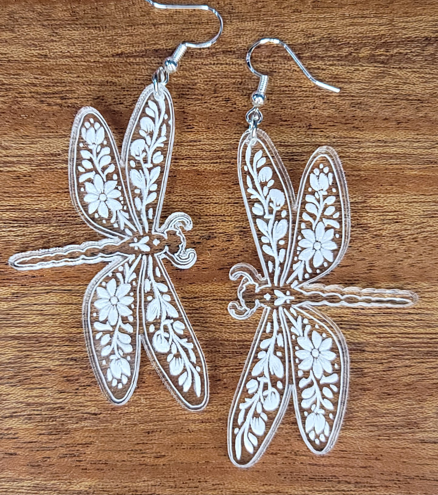 Dragonfly-white