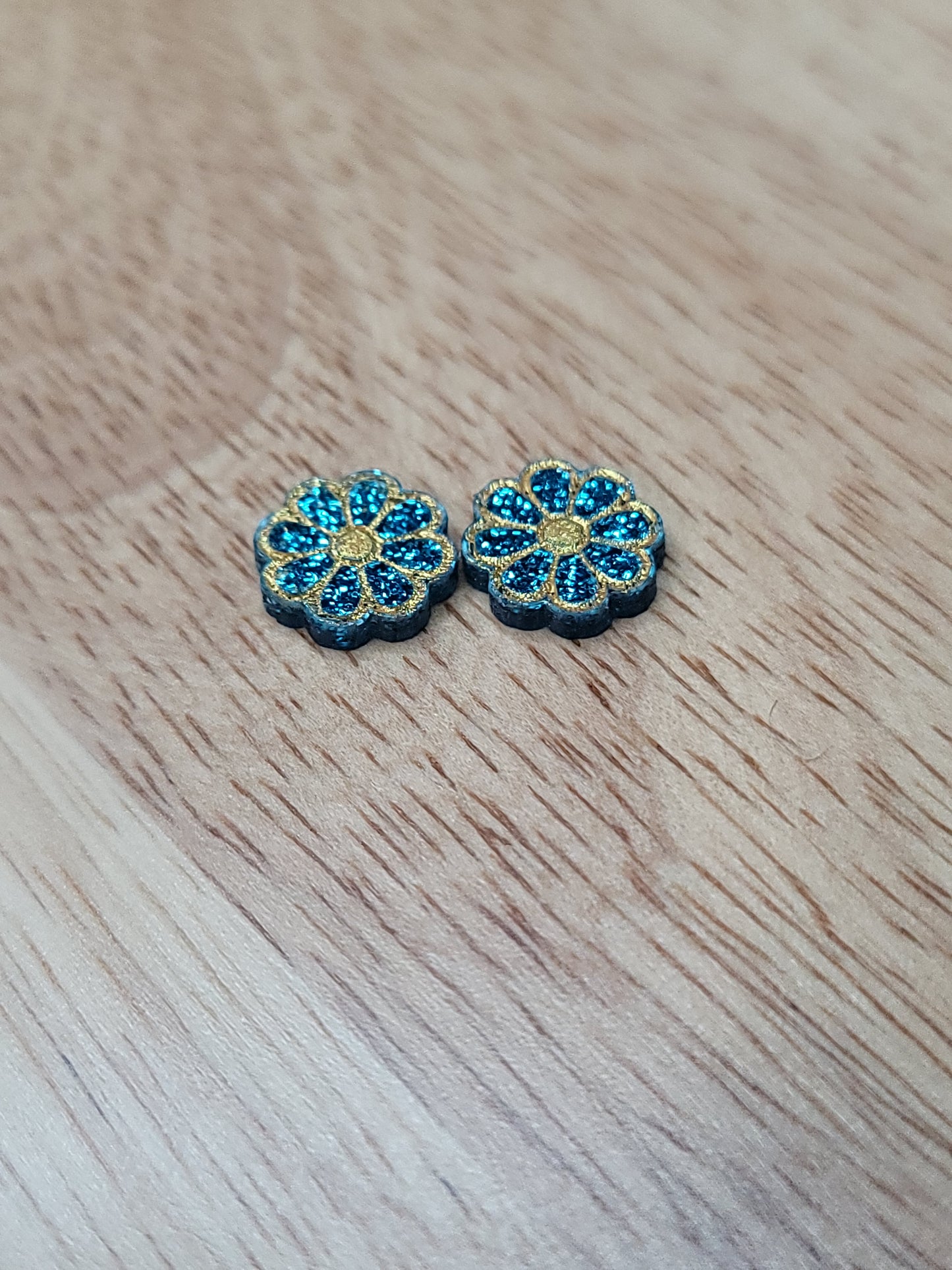 Daisy studs