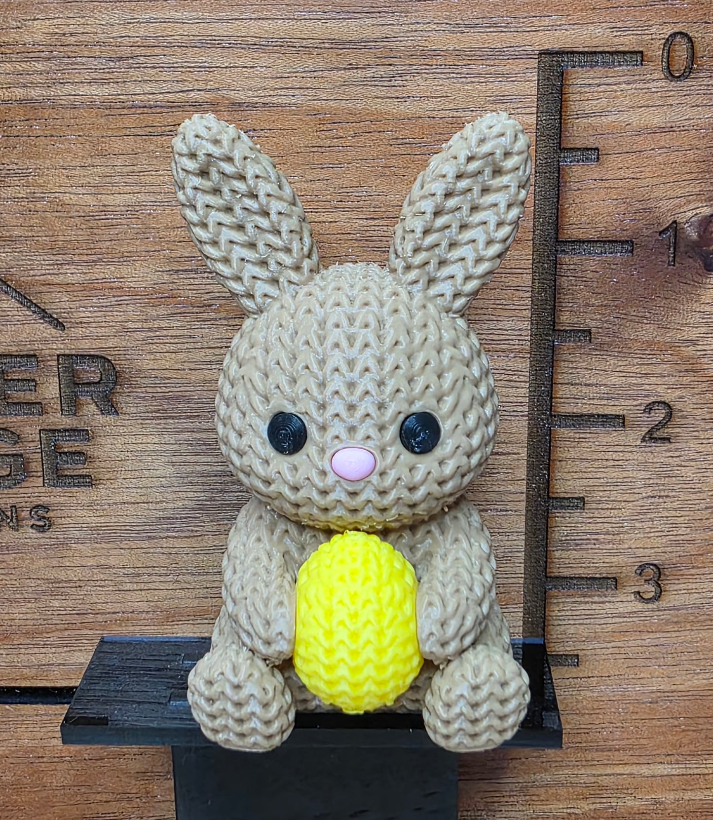 Brown bunny with egg (5 different colors)