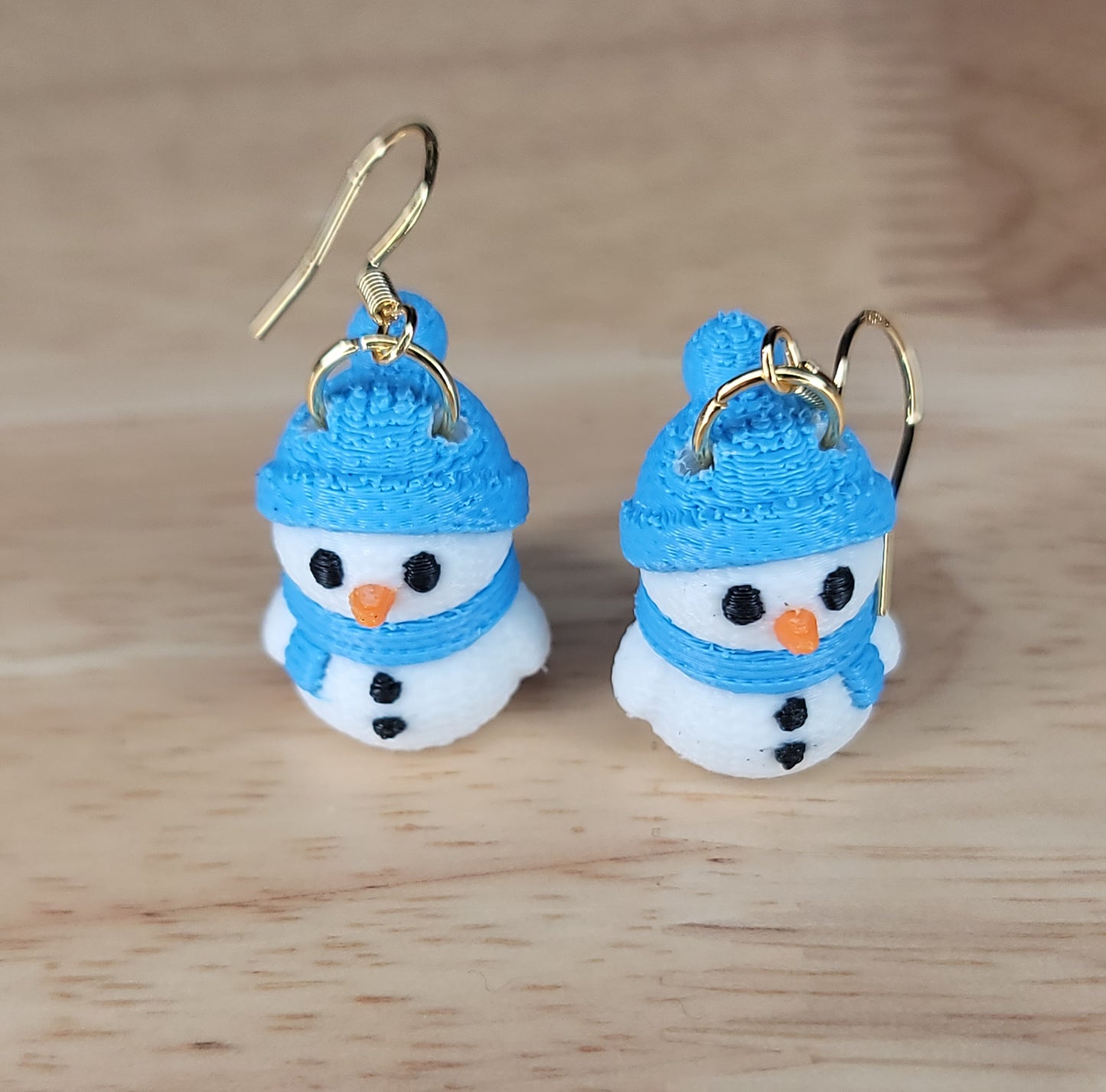 Knitted snowman (blue scarf)