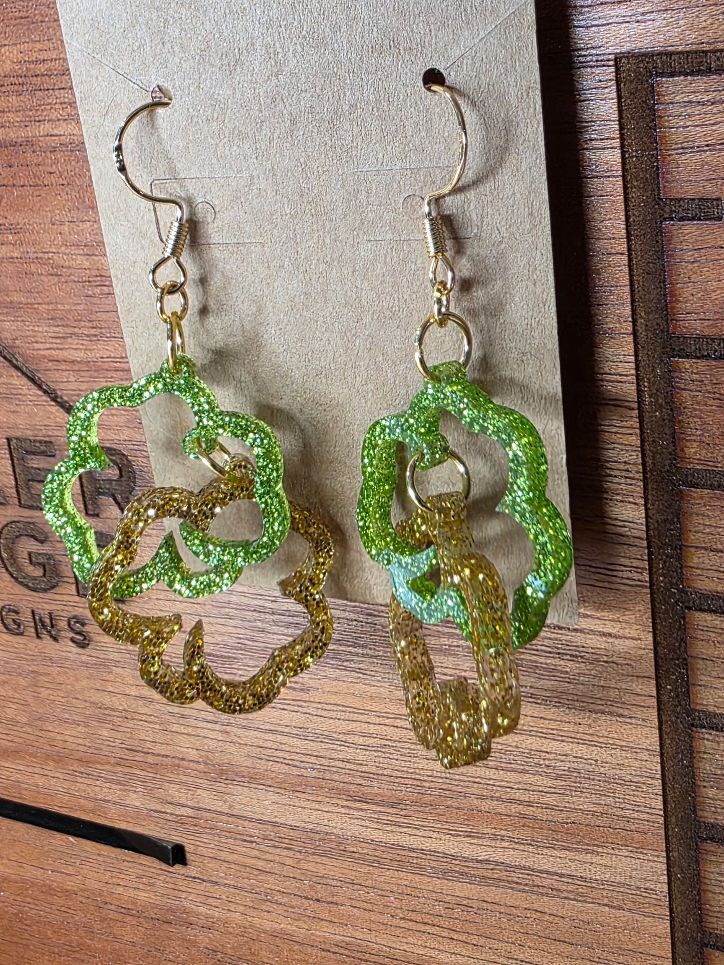 Linked Light Green & Gold Shamrocks (2 variations)