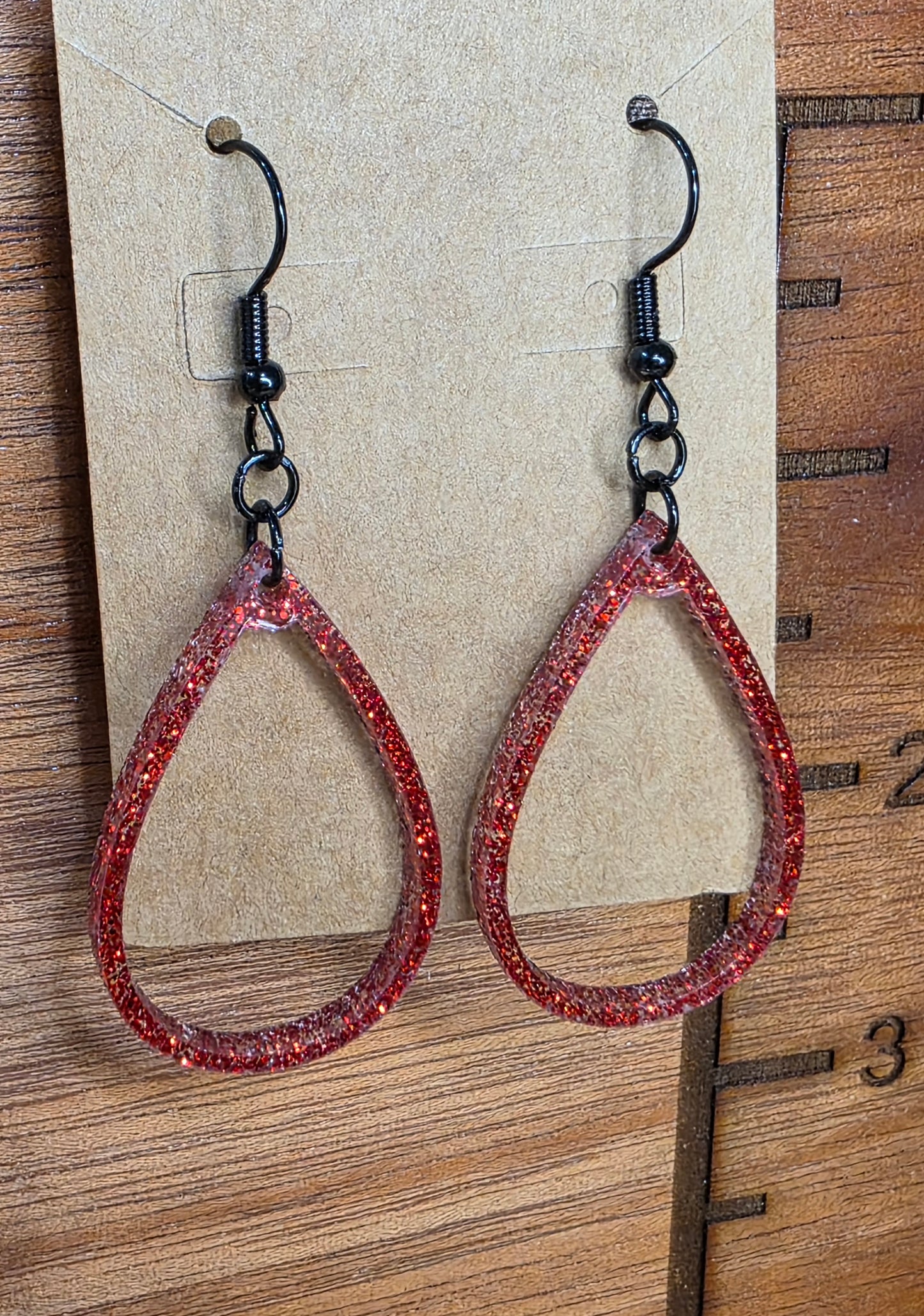 tear drop-red glitter