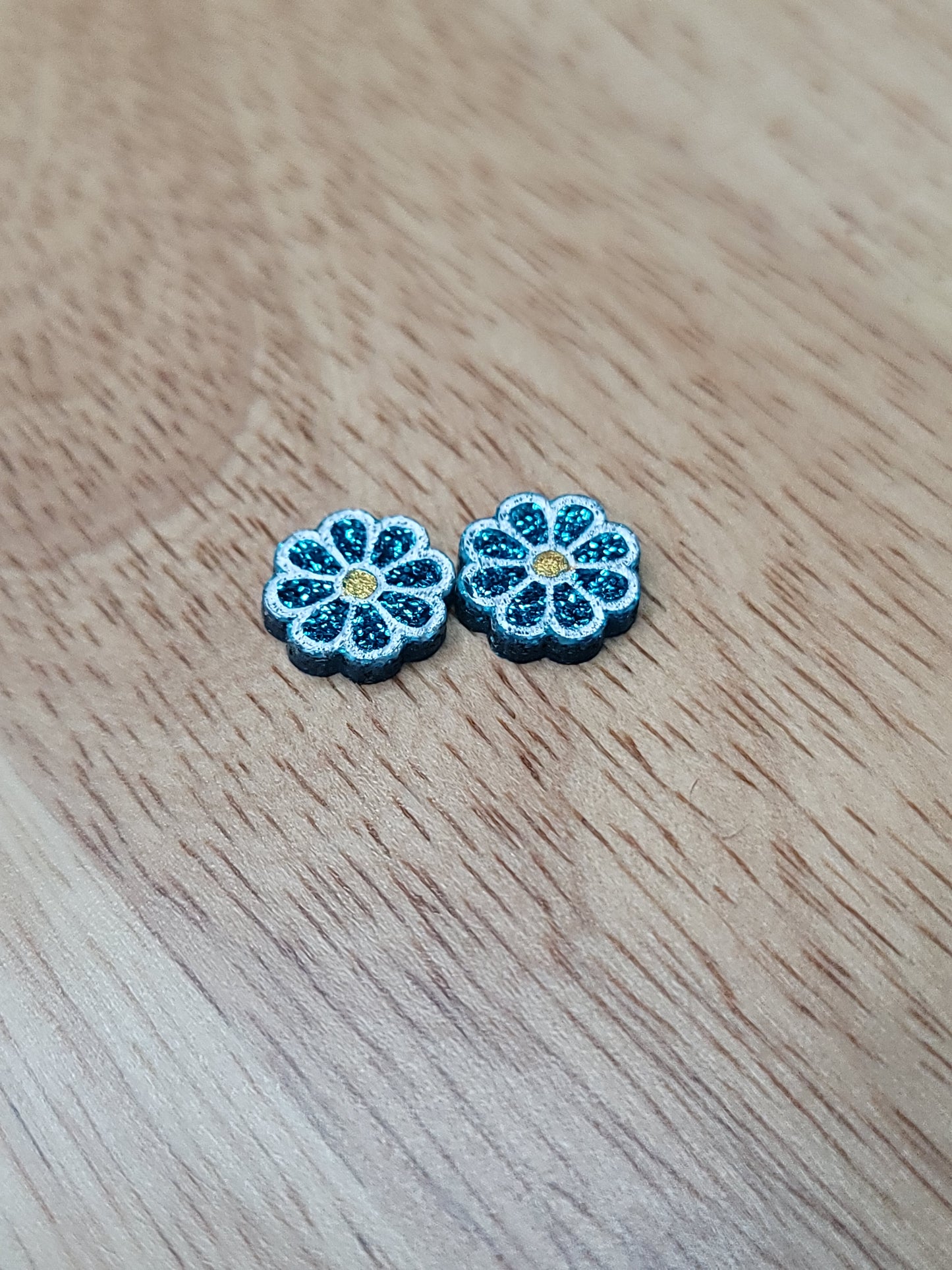Daisy studs