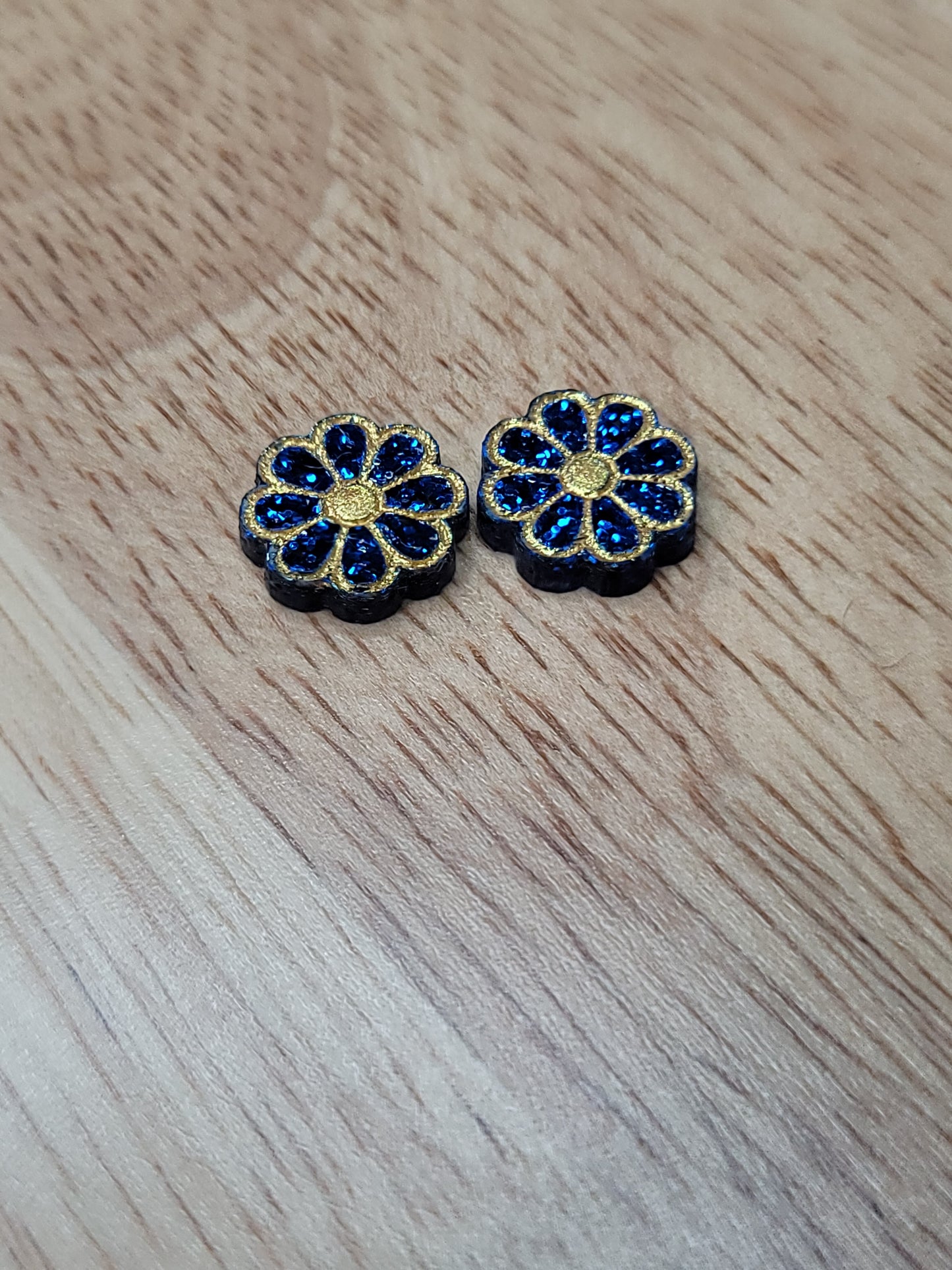 Daisy studs