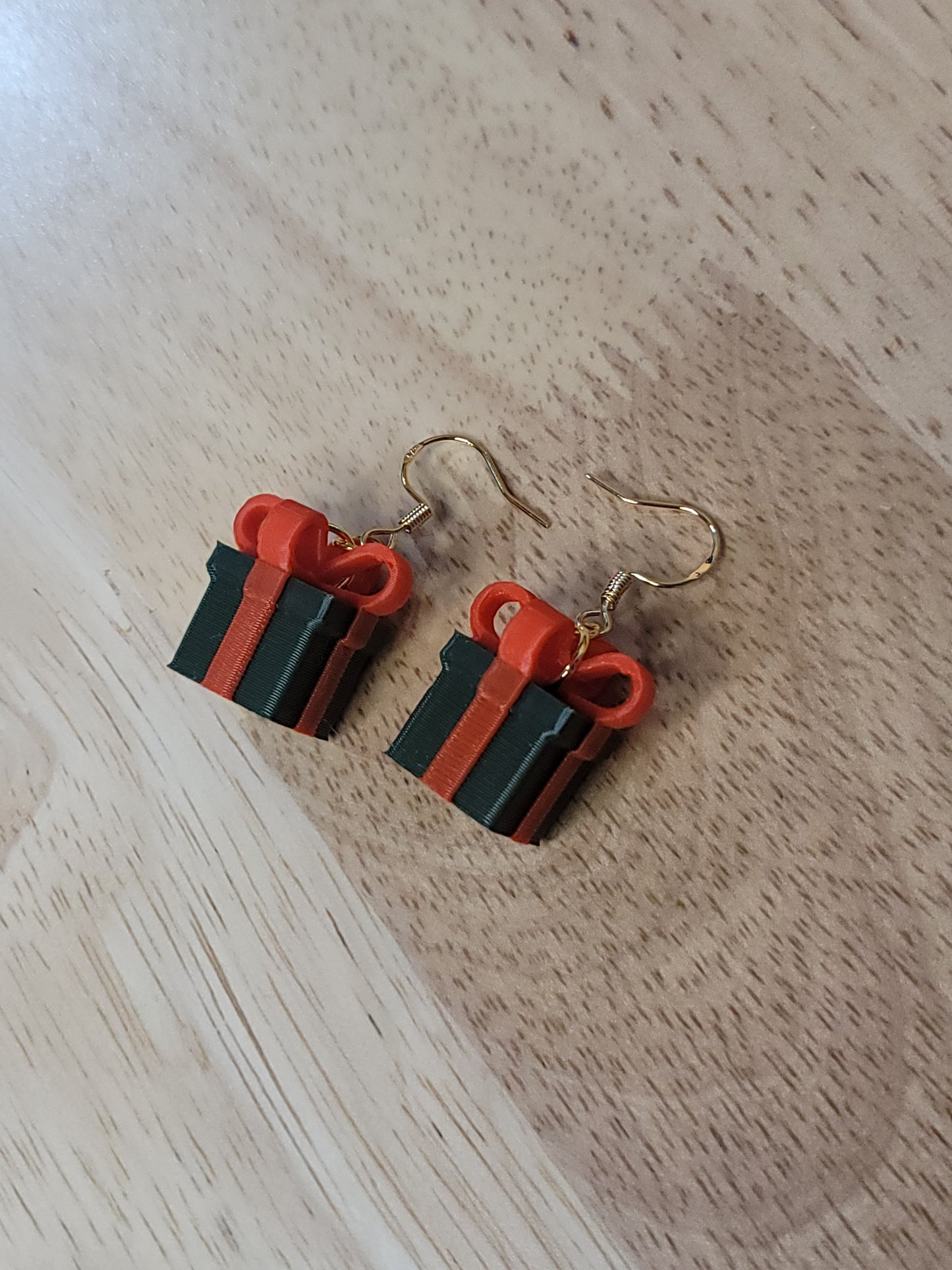 Gift wrapped presents (dark green)