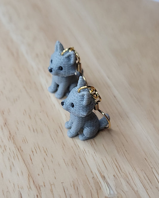 Knitted grey wolf