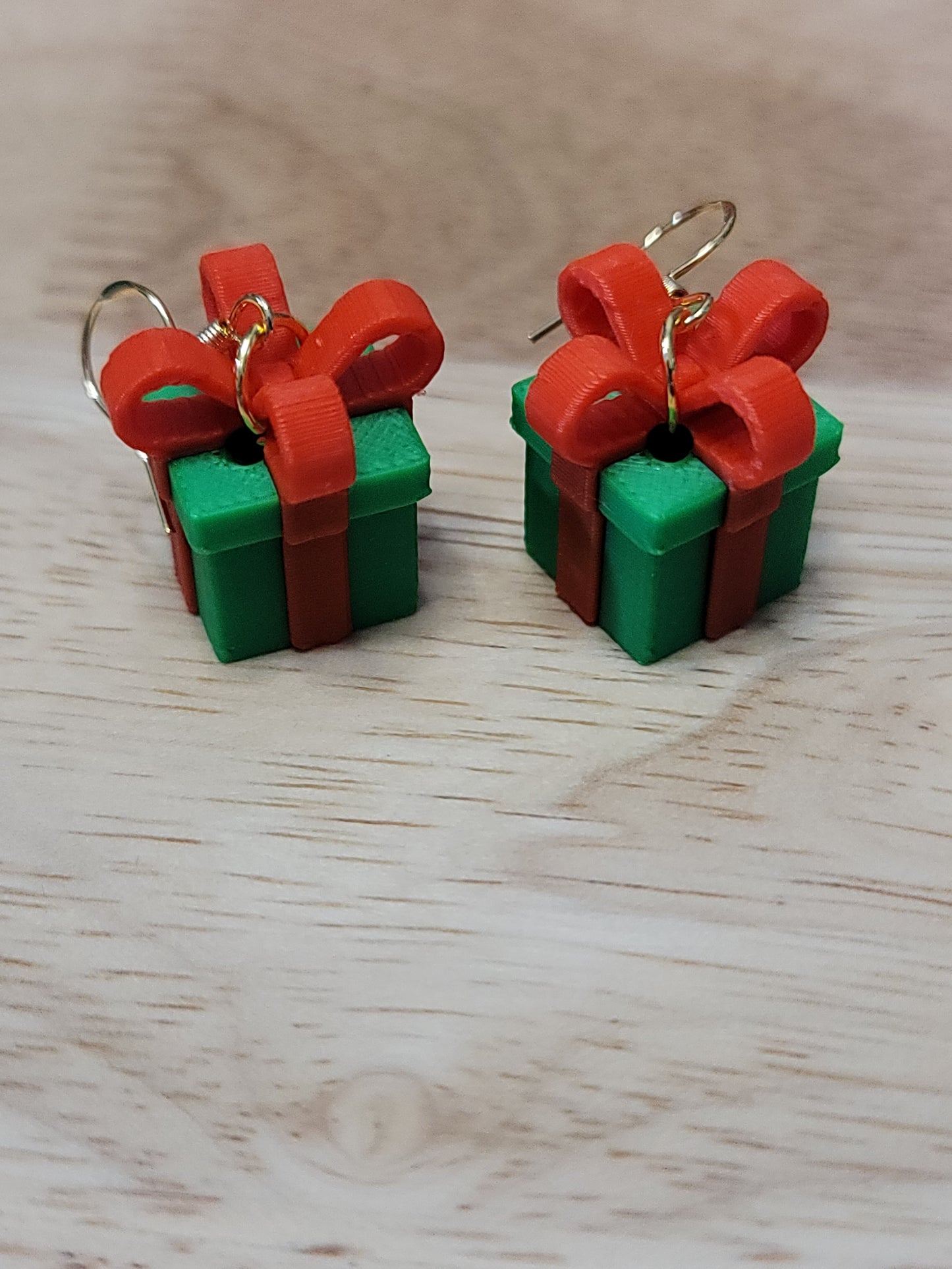Gift wrapped presents (light green)