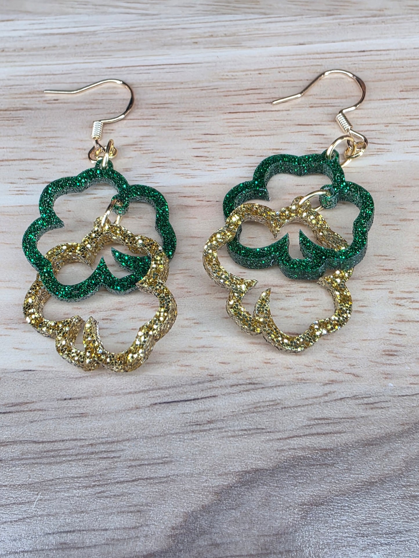 Linked Dark Green & Gold Shamrocks (2 variations)