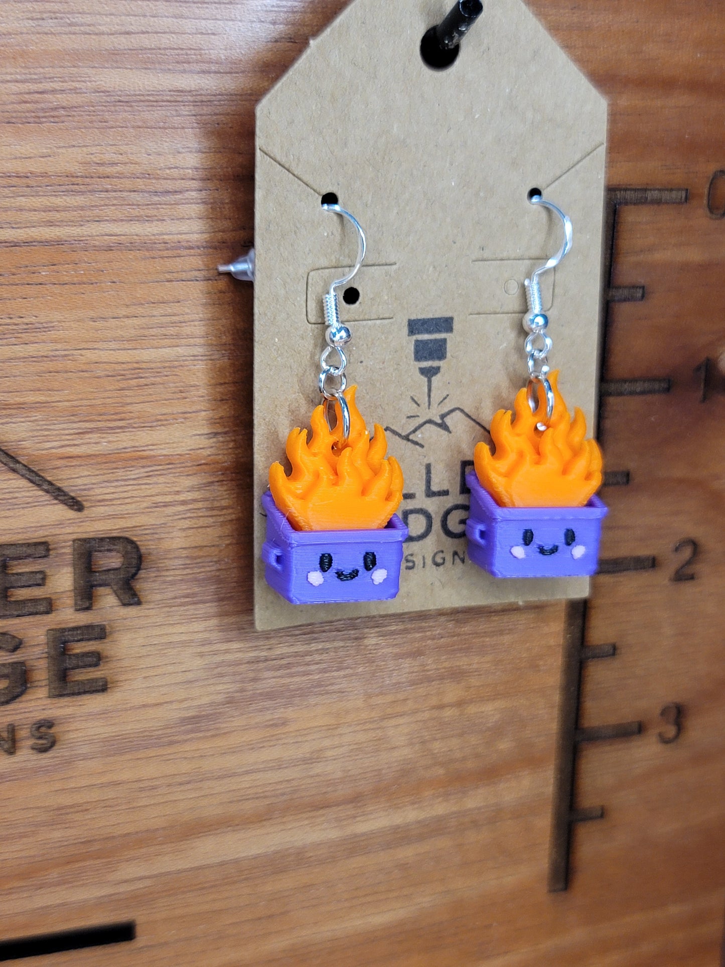 Dumpster fire earrings (purple)