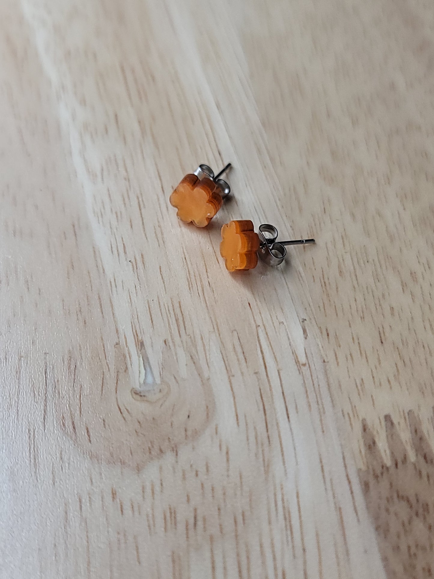 Mini flower stud