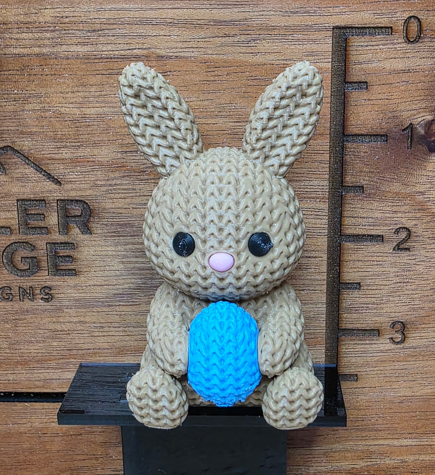 Brown bunny with egg (5 different colors)