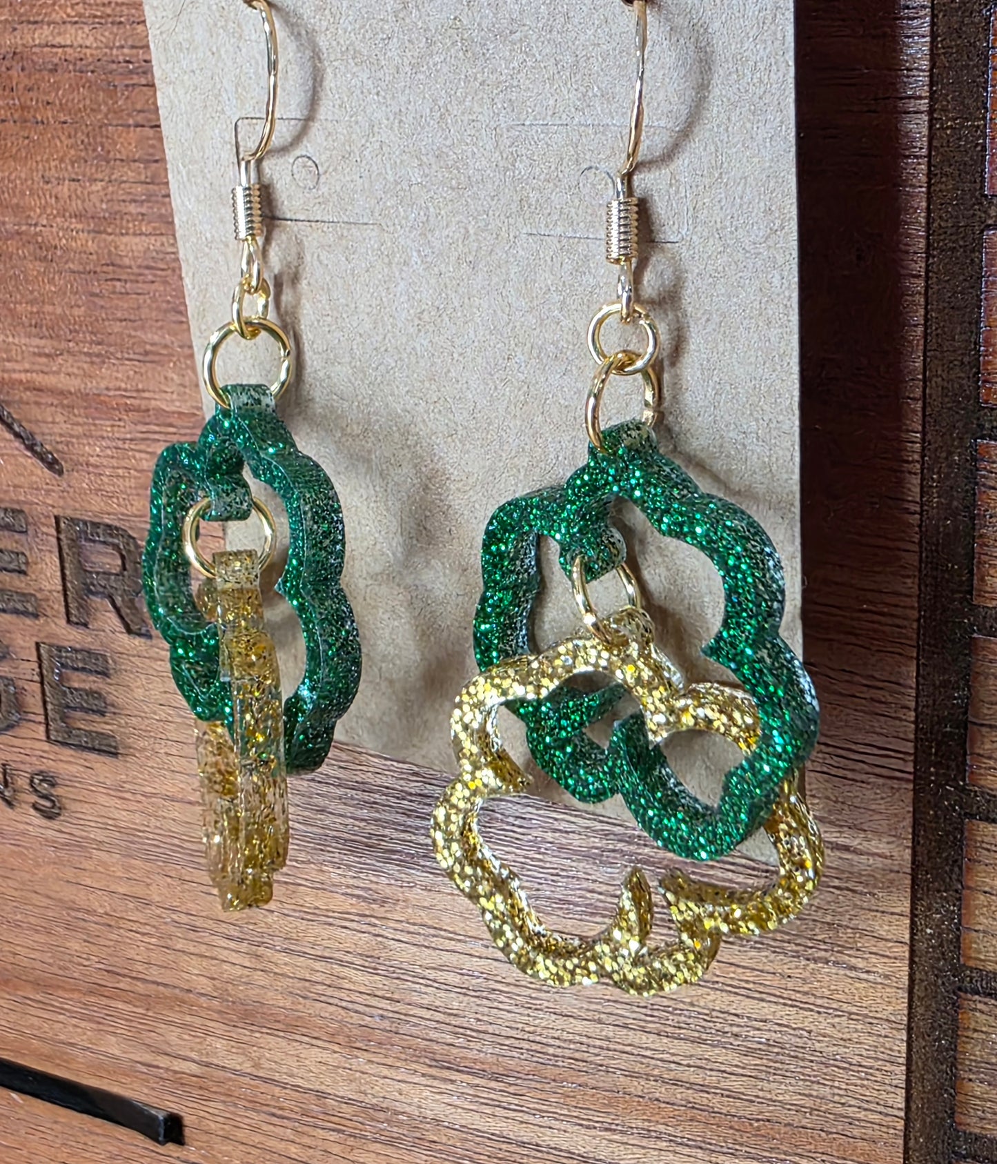 Linked Dark Green & Gold Shamrocks (2 variations)