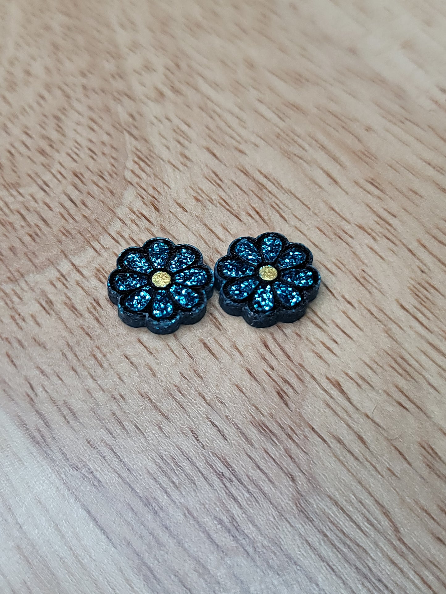 Daisy studs