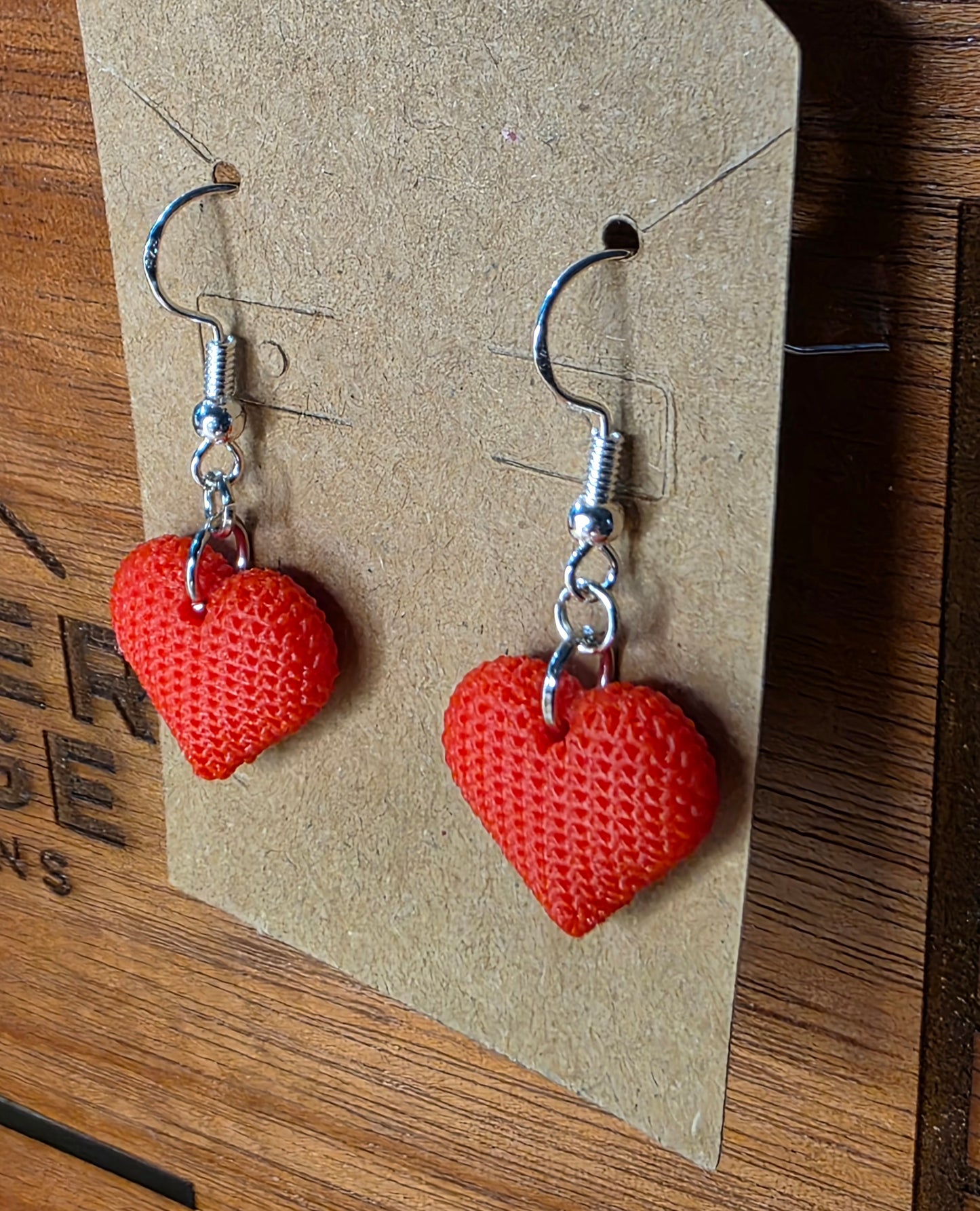 Knitted hearts (red)