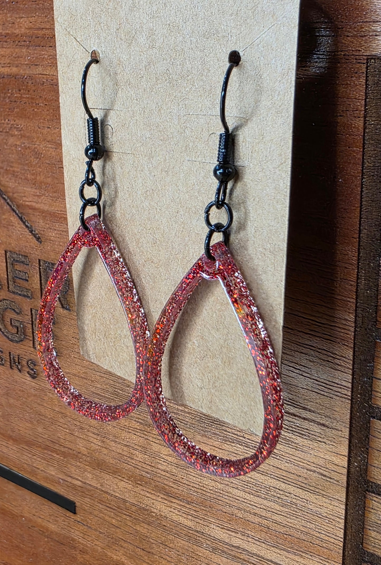 tear drop-red glitter