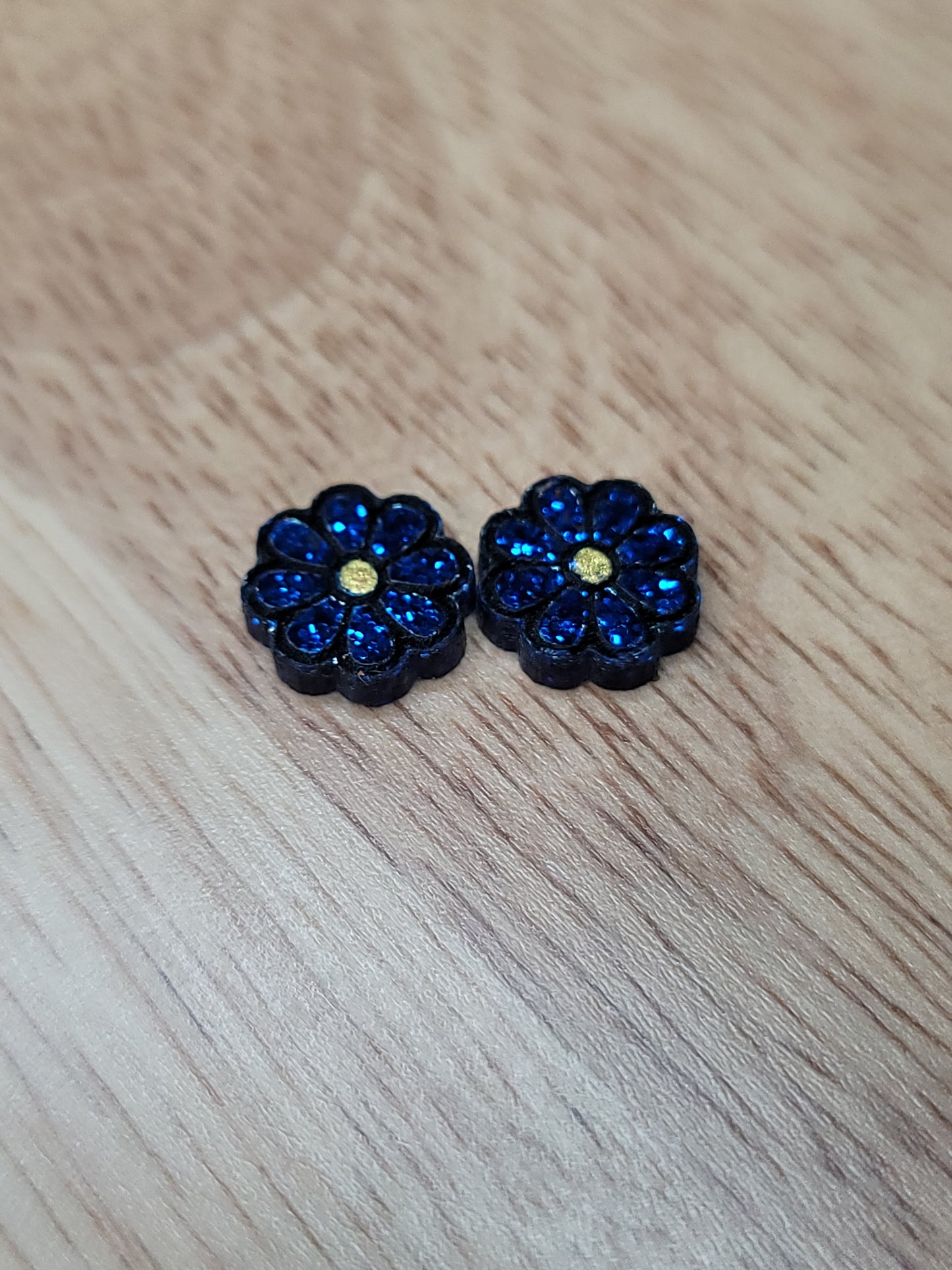 Daisy studs