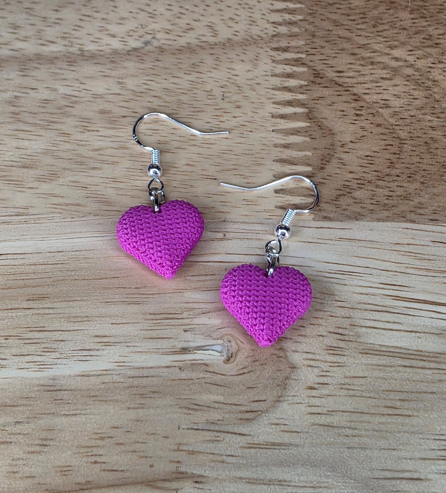 Knitted hearts (fuschia)